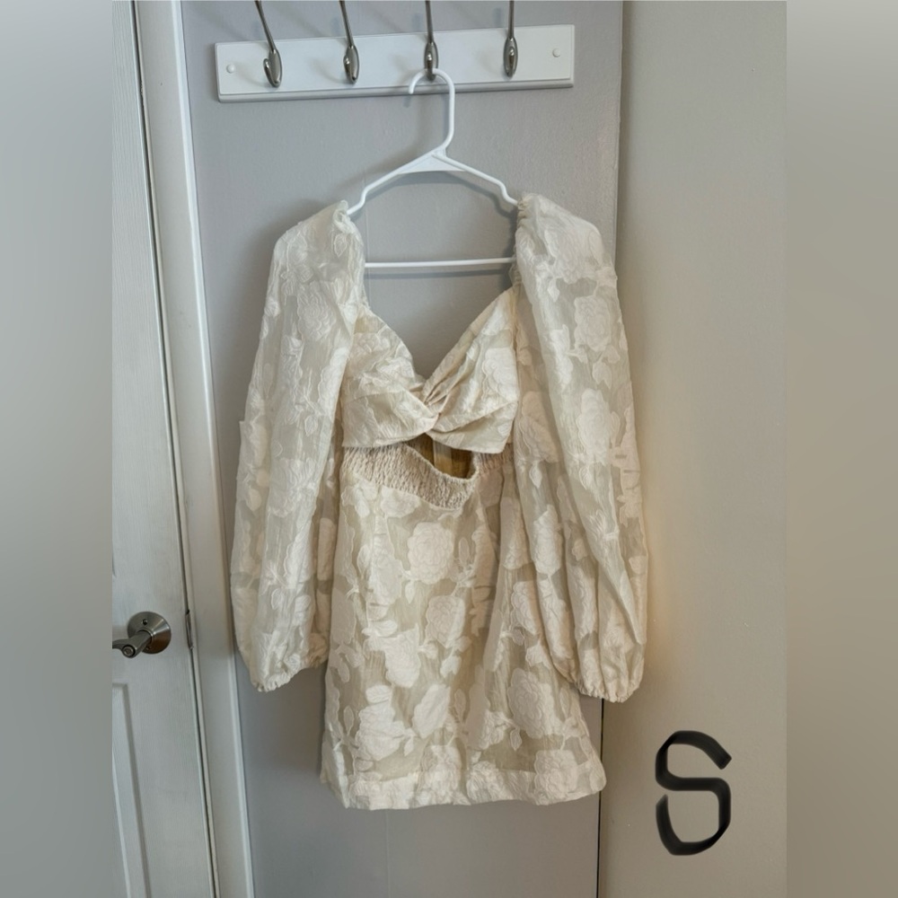 Elegant Cream Mini Dress